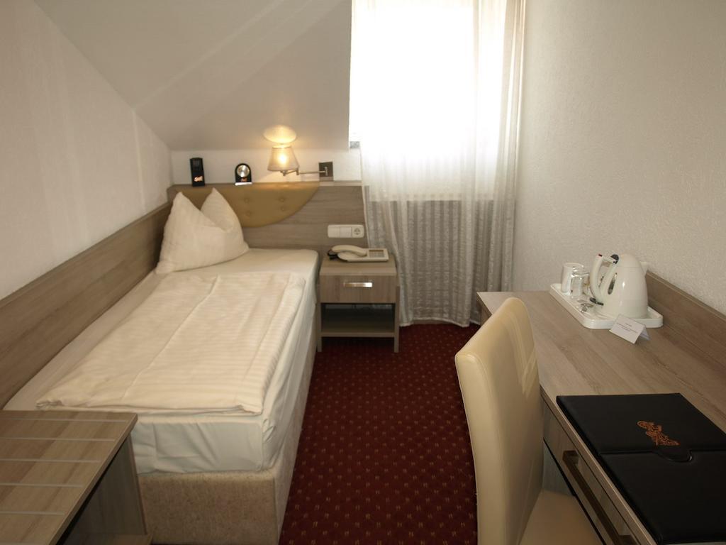 Airport Hotel Filder Post Stuttgart Eksteriør bilde