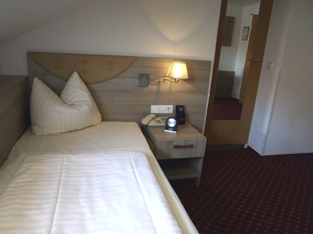 Airport Hotel Filder Post Stuttgart Eksteriør bilde